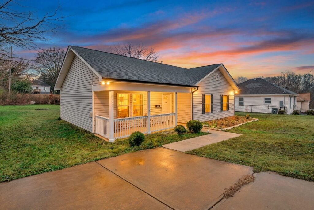 601 Apple St, Gastonia, NC 28054